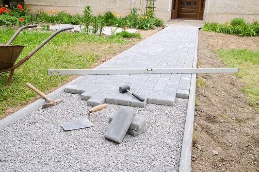 garten-einrichten-wohnen-terrasse-pflaster