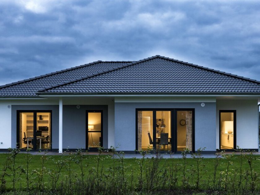 Musterhaus-Scheessel-Bungalow-aussen-01 Musterhaus-Scheessel-Bungalow-aussen-01